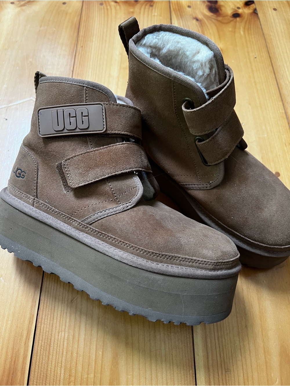 Ugg Neumel Double Strap 
Platform Chestnut Boot SZ 8